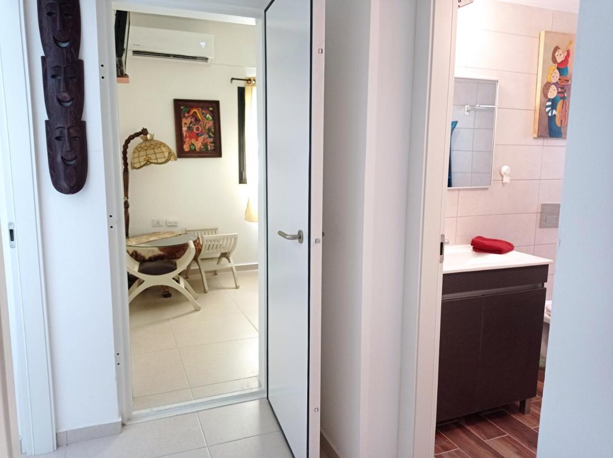 דירות חיפה New! Great Location! Vibrant Downtown, Talpiot Market, Flea Market, Carmel Beach, Close To Everywhere מראה חיצוני תמונה