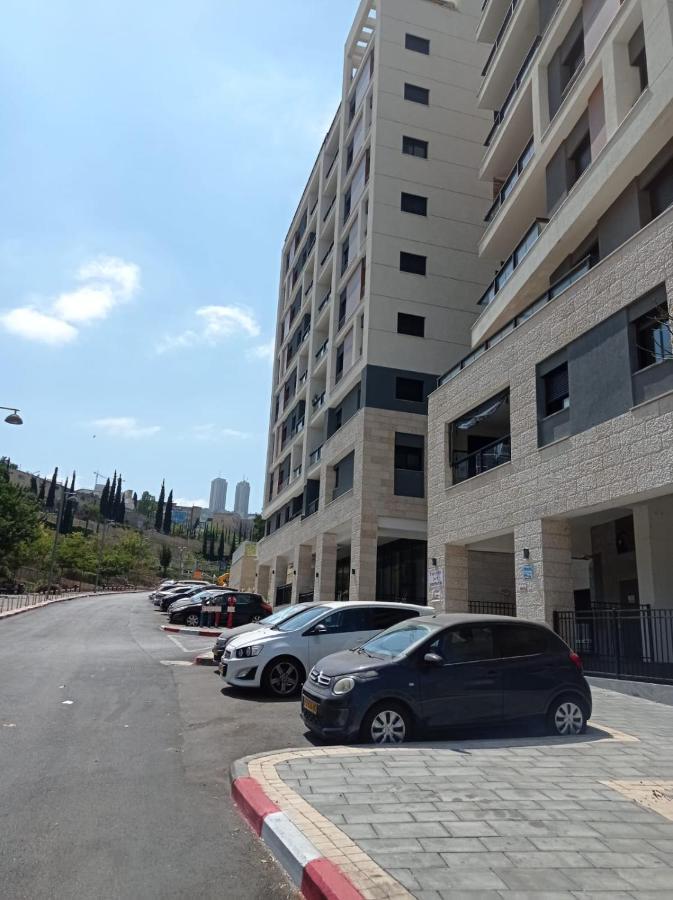 דירות חיפה New! Great Location! Vibrant Downtown, Talpiot Market, Flea Market, Carmel Beach, Close To Everywhere מראה חיצוני תמונה